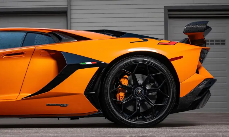 2020 Lamborghini Aventado photo 11
