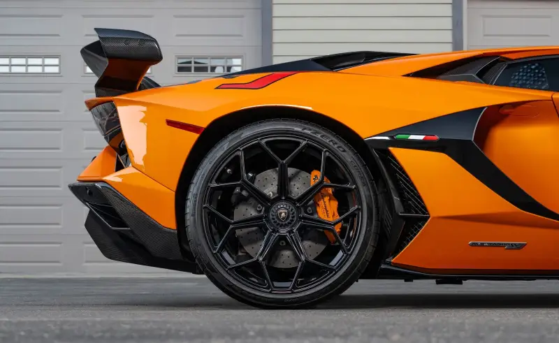2020 Lamborghini Aventado photo 12